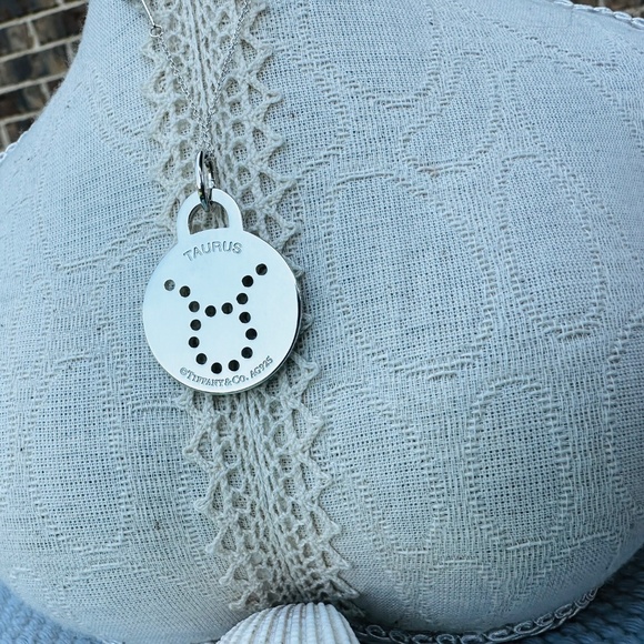 NEW LARGE Tiffany & Co. Taurus Zodiac Charm Pendant in Silver - Picture 4 of 6